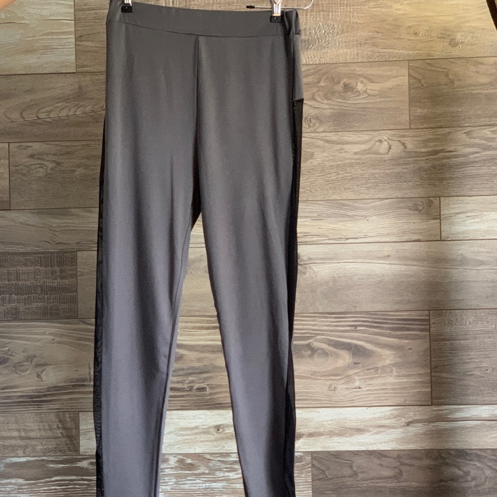 Grey sheer size leg leggings